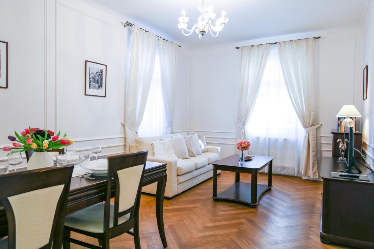White & Gray Apartments — Photos 2